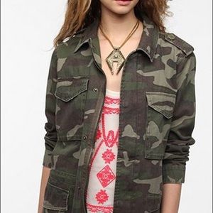 Camouflage Jacket (URBAN OUTFITTERS)